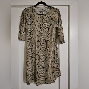 3/4 Sleeve Aline Mini Dress with Snake print pattern. Size Small